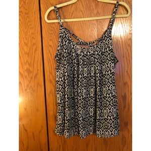 Torrid Black and White Pattern Tank Top Size: 2